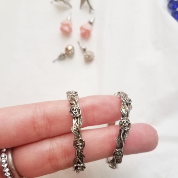 (5)Earring bundle - Picture 3 of 3